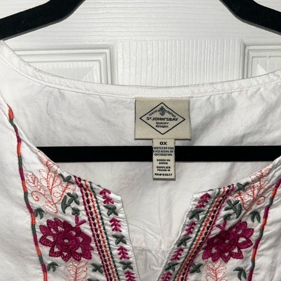 St. John's Bay NWT Sleeveless White Embroidered Top 0X - Picture 3 of 3